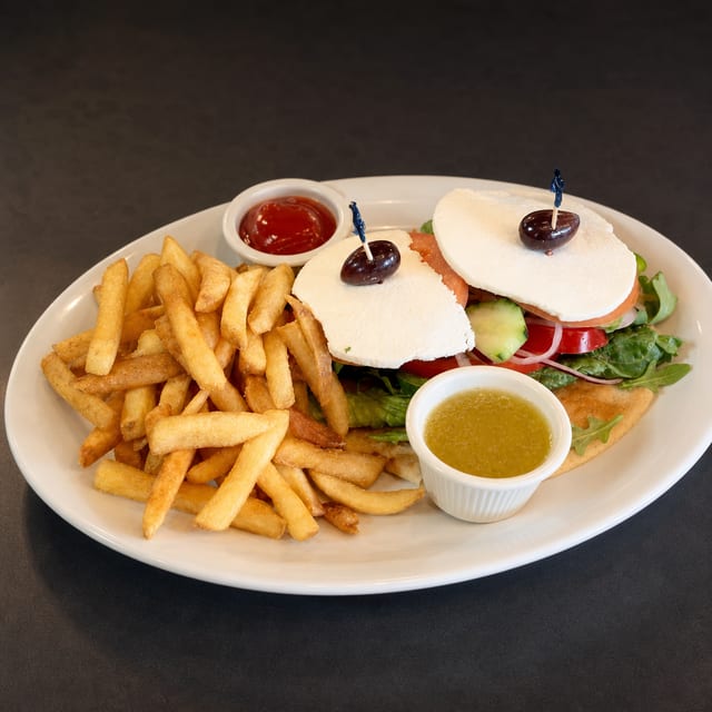 Tinos Veggie Pita.